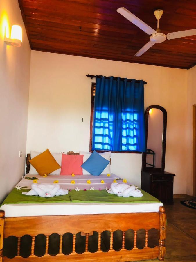 Rock Paradise Beach Hotel & Restaurent Tangalle Ngoại thất bức ảnh